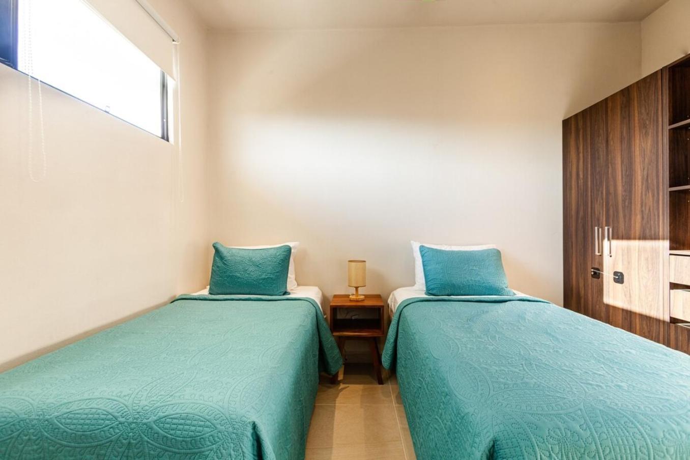 Modern Wifi 200mb, 2 Gyms, 6pools, Balcony Holiday home