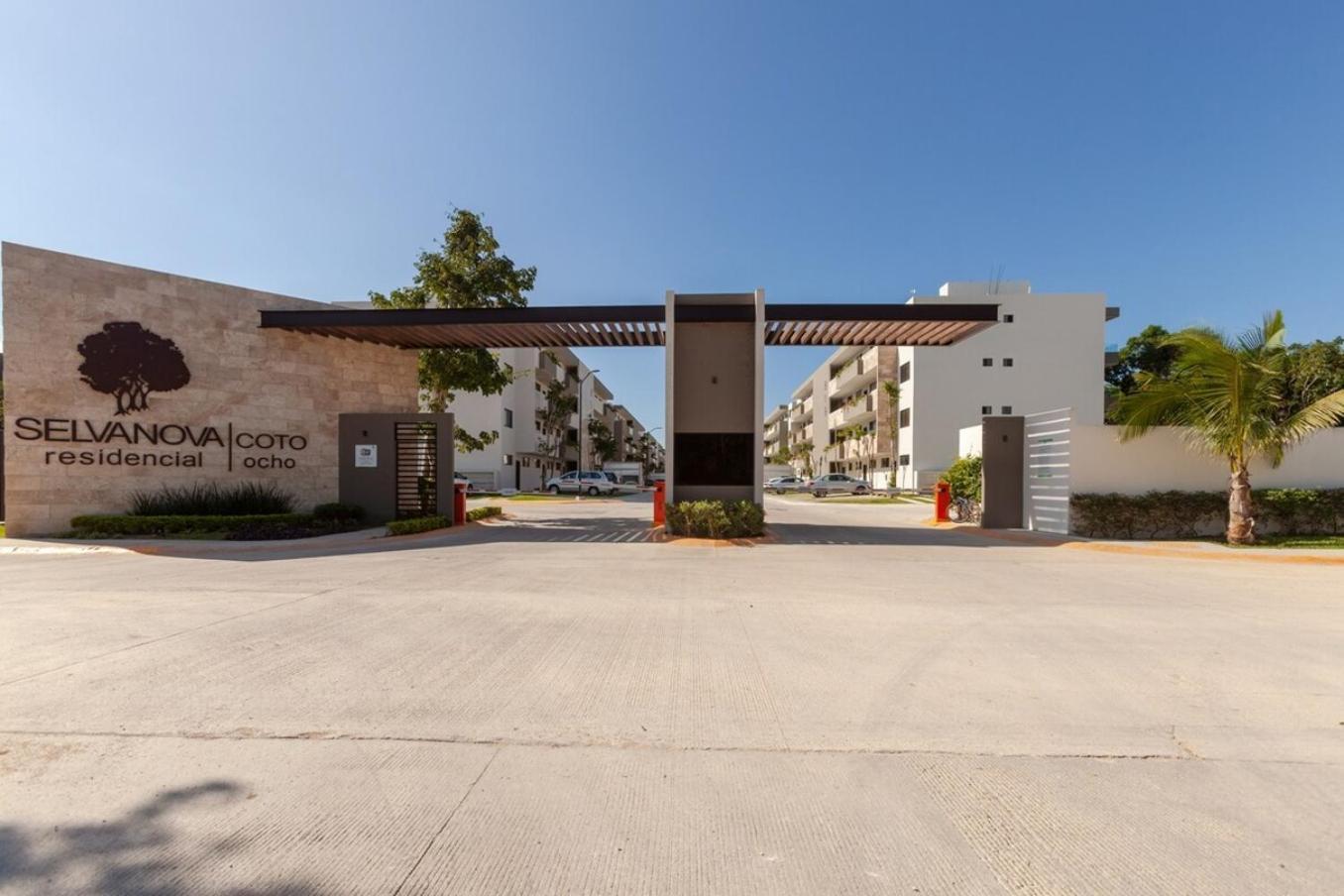 Modern Wifi 200mb, 2 Gyms, 6pools, Balcony Holiday home Playa del Carmen